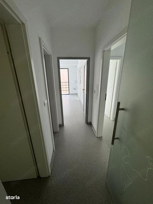 SAD cu o suprafata generoasa  pretabil clinica si nu numai
