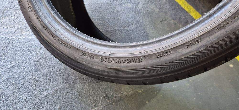 235 40 19 Bridgestone