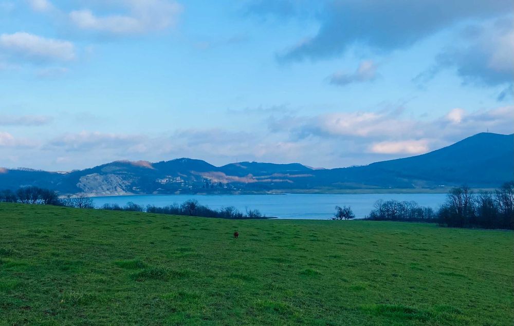 Евтина земя до с. Дебелец, яз. Цонево - гледка, инвестиция