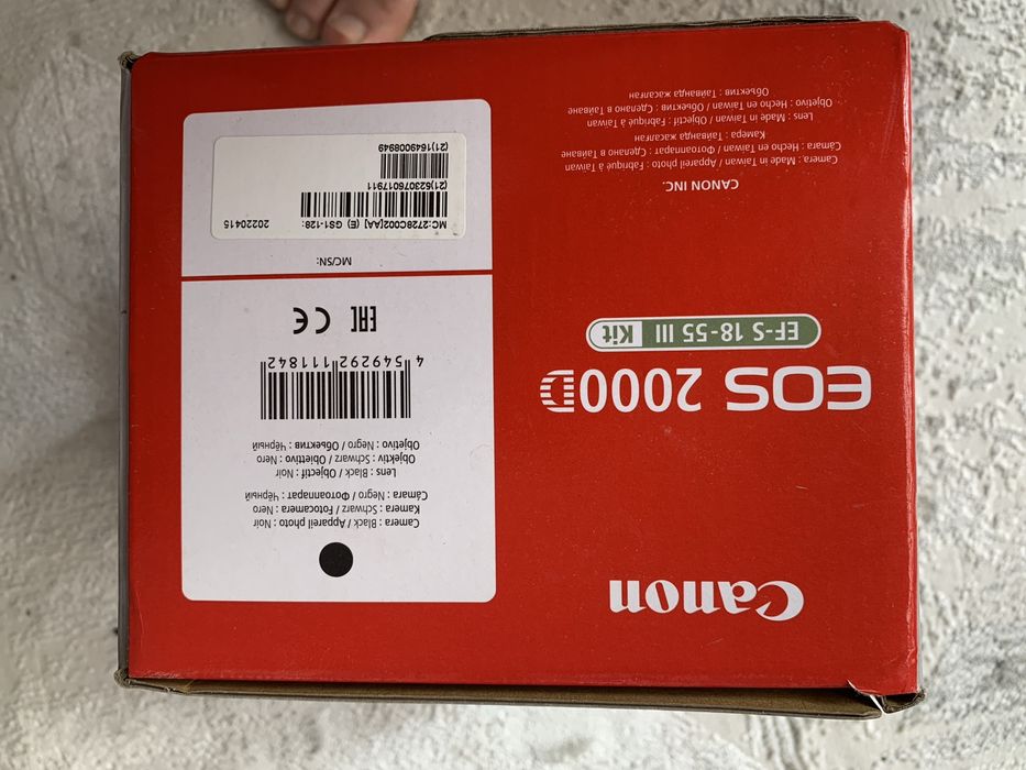 Canon EOS 2000D б/у отличное состояние