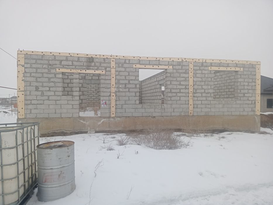 Продам не достройный дом  в казцике