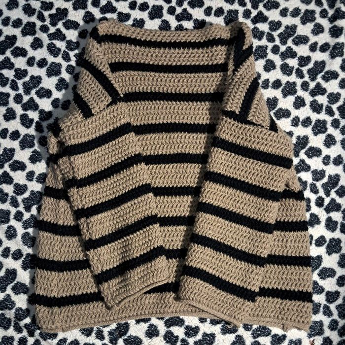 Вязаный теплый свитер