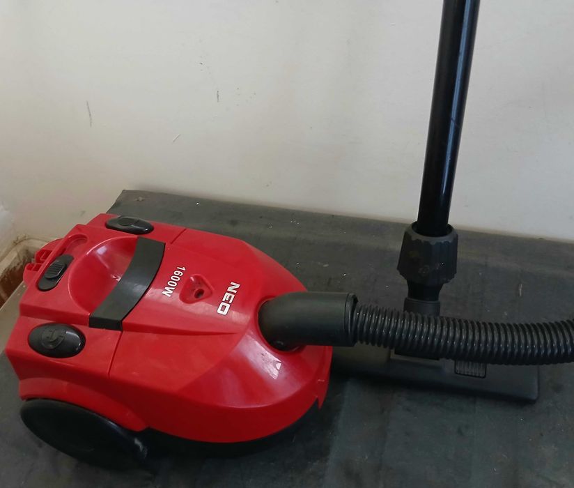 Прахосмукачка NEO 1600W