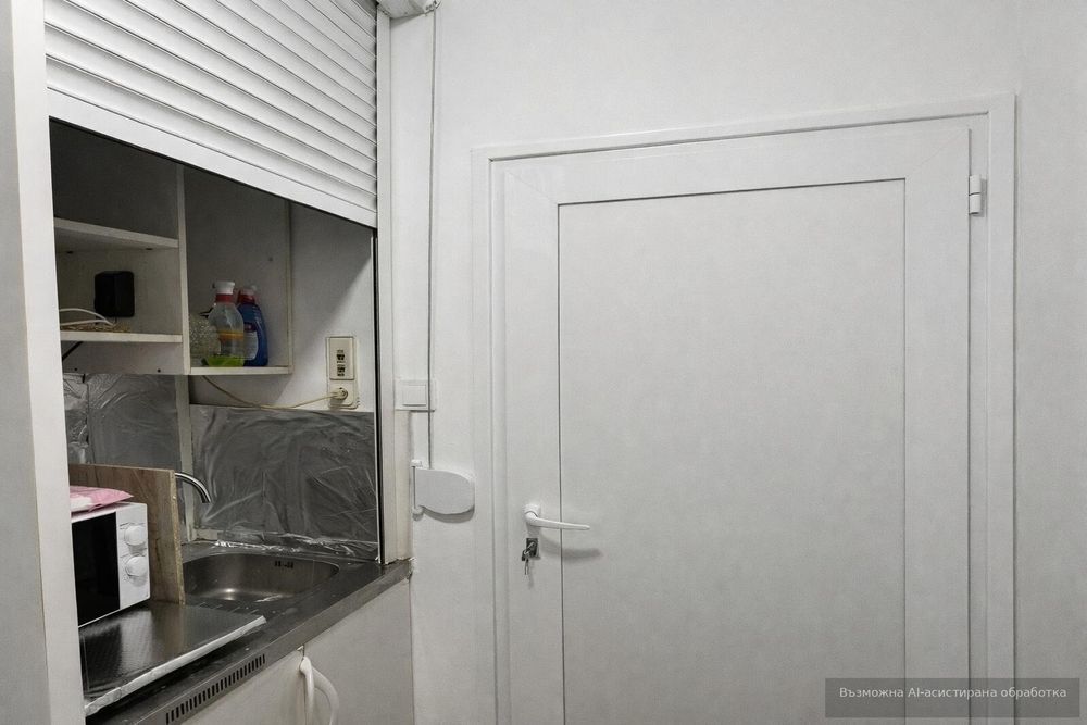 Дава се под наем Едностаен апартамент в Бургас, Център - 30 кв.м за 328.95 € - Снимка #4