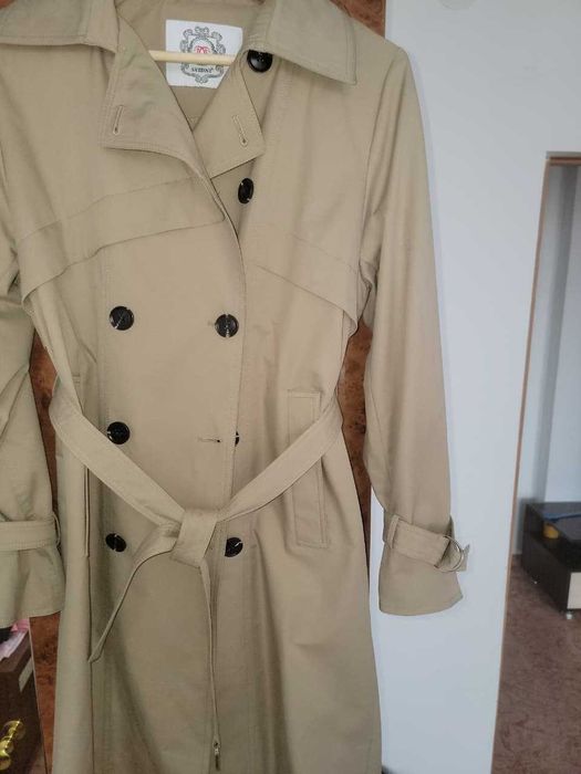 Женский плащ-тренч