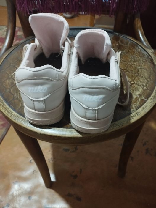 Обувь, кроссовки женские