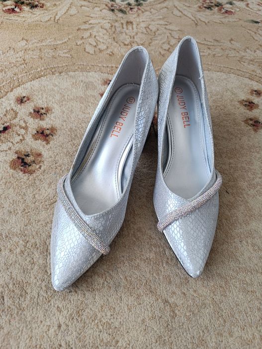 Продам туфли женские