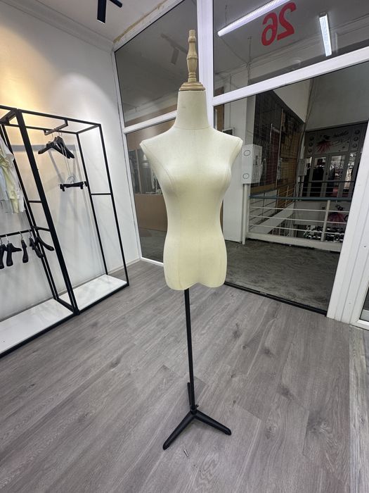 Продам два манекена