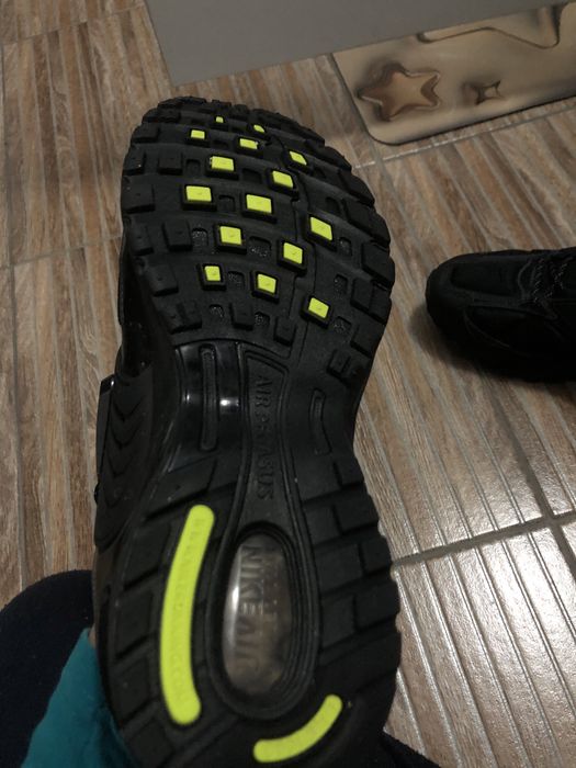 Vand adidasi nike pegasus