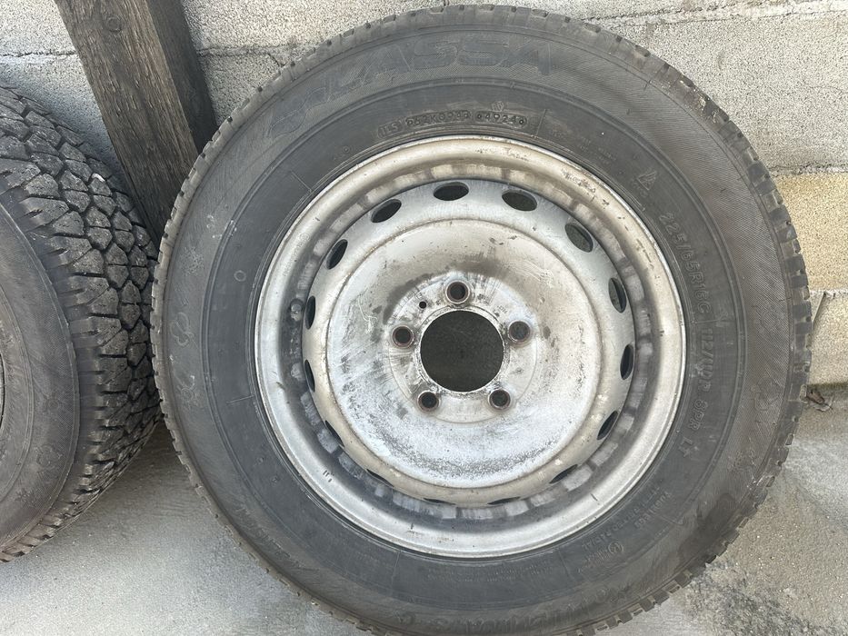 Гуми с джанти размер 225/65/16С свалени от Рено Мастер