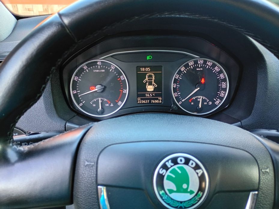 Skoda Octavia 2 full