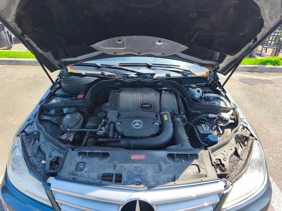 MERCEDES-BENZ C-Class 2011 — imagine 4