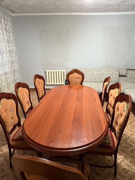 стол и стулья продам