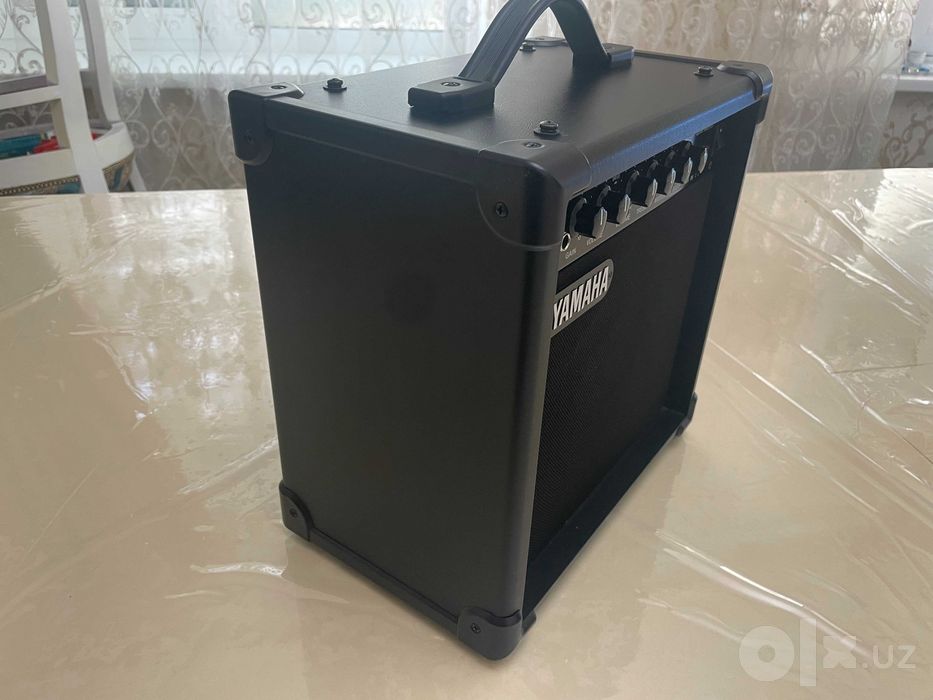 Гитарный комбоусилитель YAMAHA GA 15II