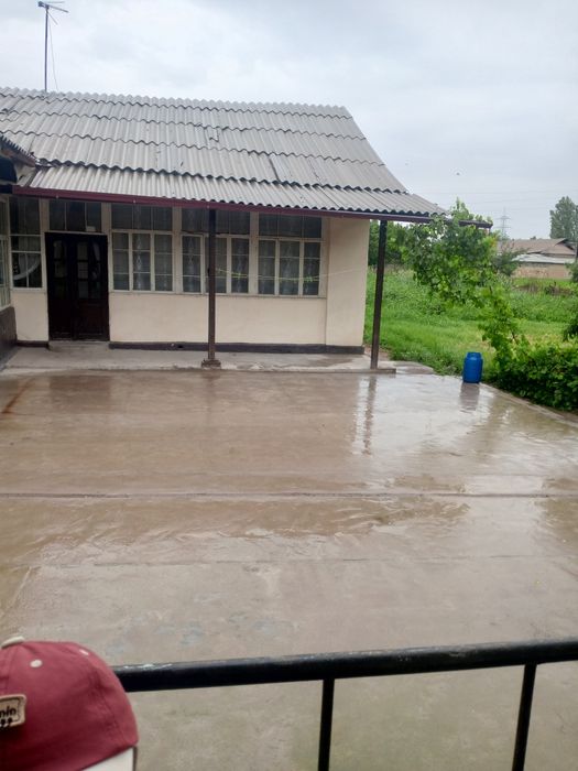 Hovli uy Sotiladi