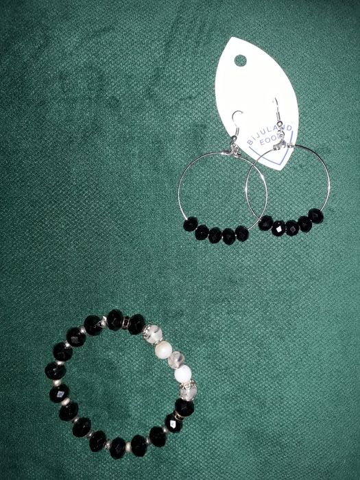 Колиета, гривни и обеци