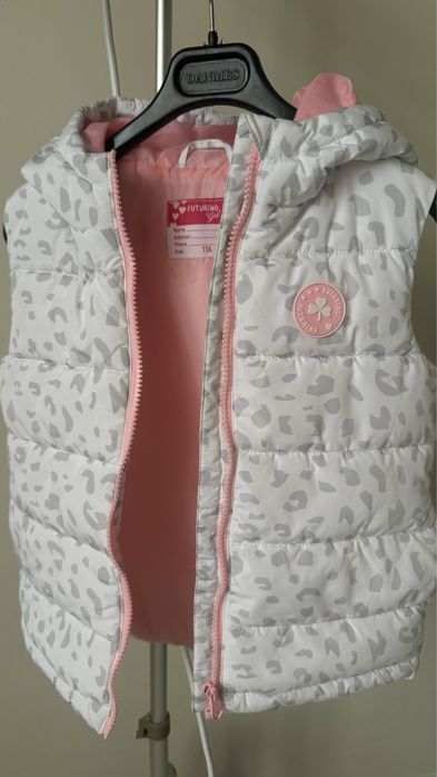 На флисе спортивка