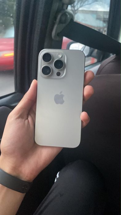 Продам Айфон 15 Pro