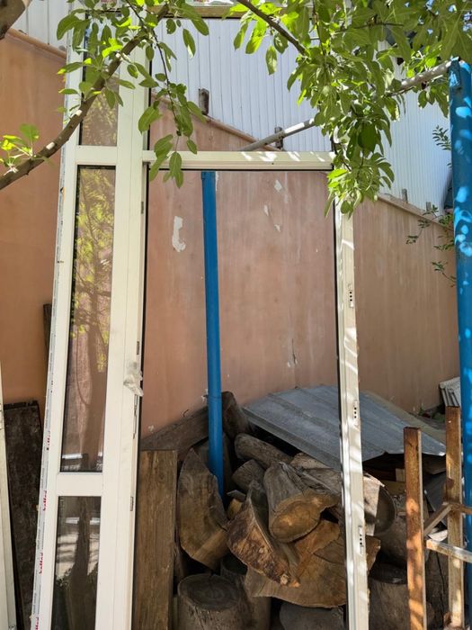 Пластиковые двери