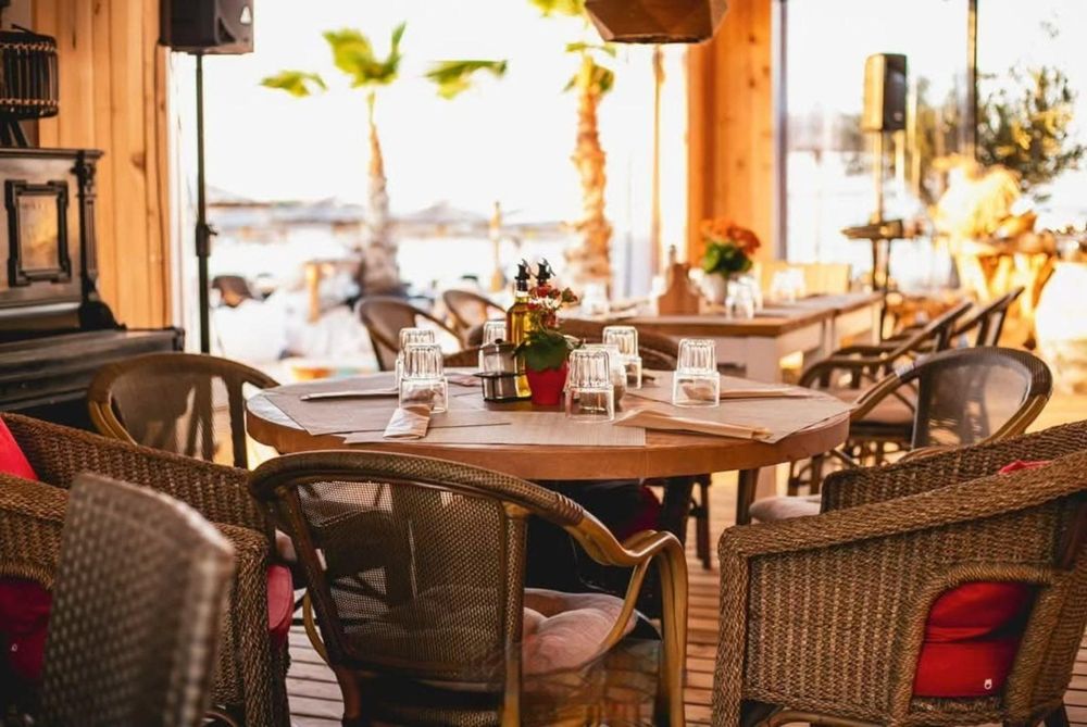 Продава се Заведение в Бургас, Долно Езерово - 200 кв.м за 1987 €/кв.м - Снимка #9