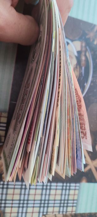 Банкноти 100 броя
