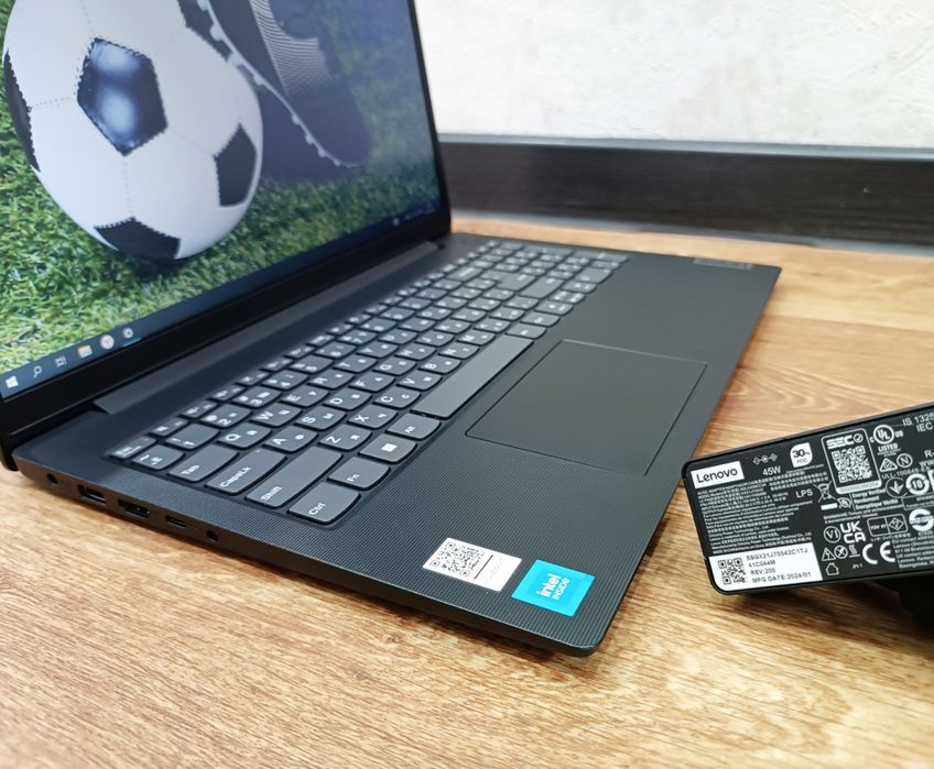 Ноутбук LENOVO 2024 Win 10 Pro современный.