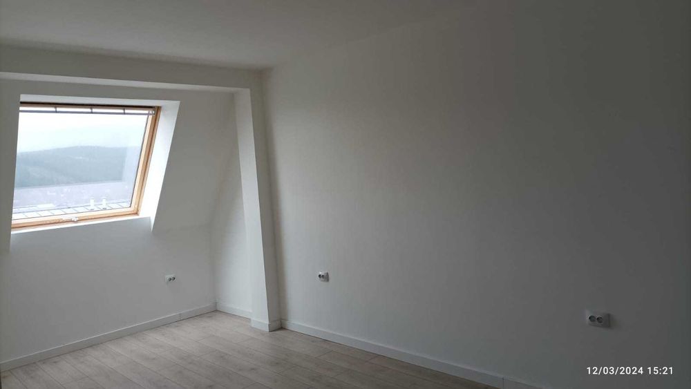 Inchiriez  apartament  2 camere zona  Vivo