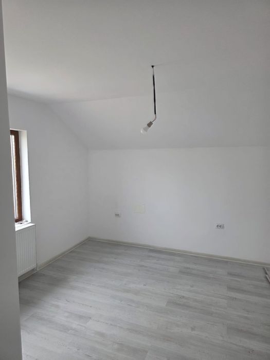 Casa moderna 4 camere, Strejnicu – aproape de Ploiesti, zona linistita