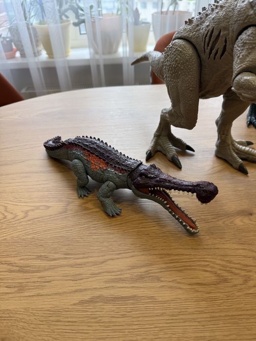 Динозавры Jurassic World