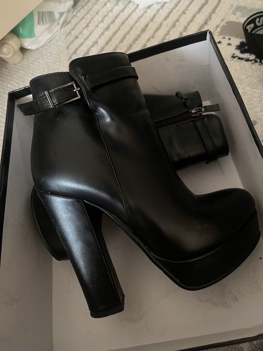 Ботильон 35 го черного цвета. Почти как новое надевала пару раз