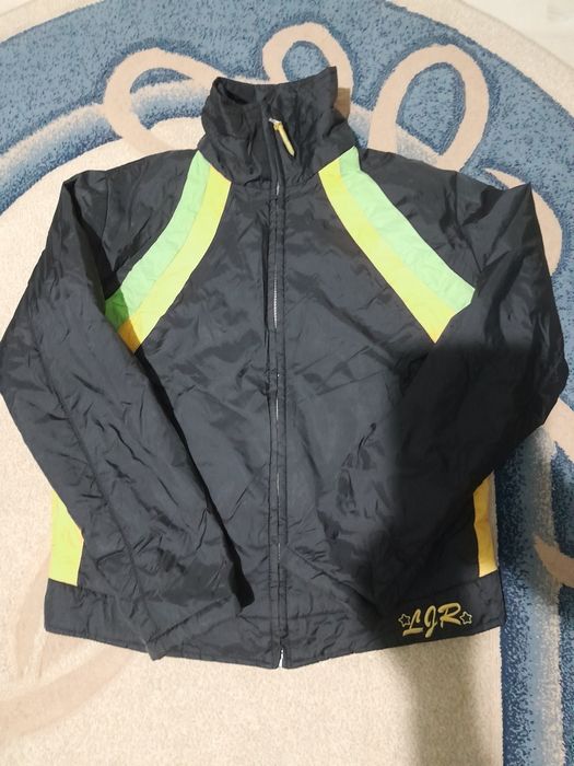 Geaca Lejer mărimea XL