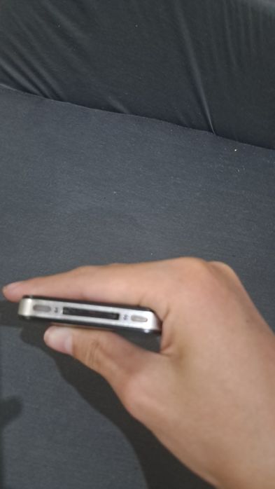 Apple iPhone 4S в хорошем состоянии
