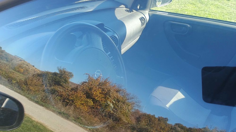 Opel corsa c напълно обслужена с платени застраховка,винетка и преглед