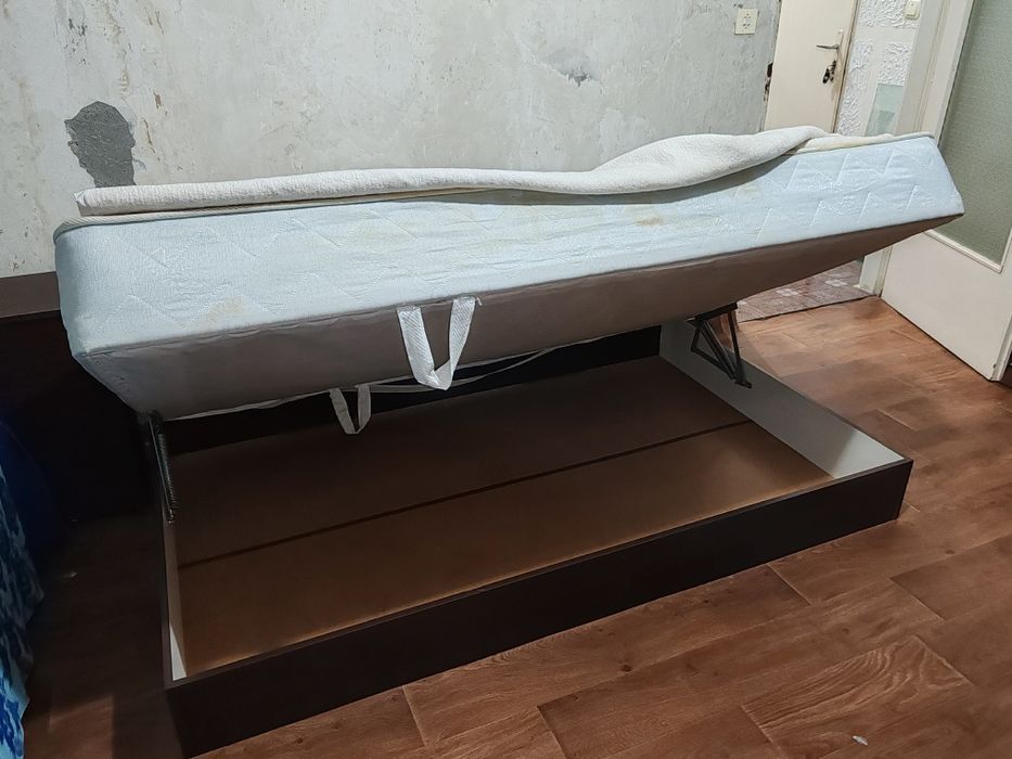 Легла 2бр, единично и приста + ракла