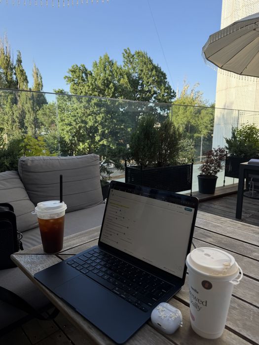 MacBook M2 air, A2681