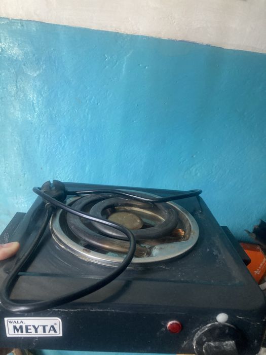 Электроплитка почти новая
