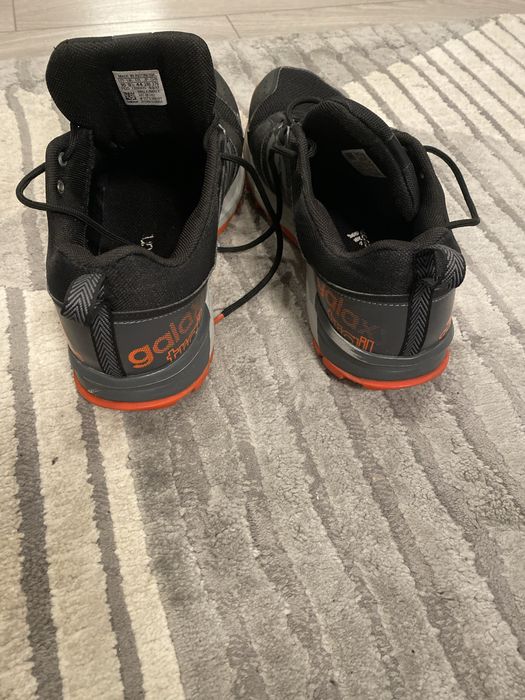 Adidasi Adidas traking 44