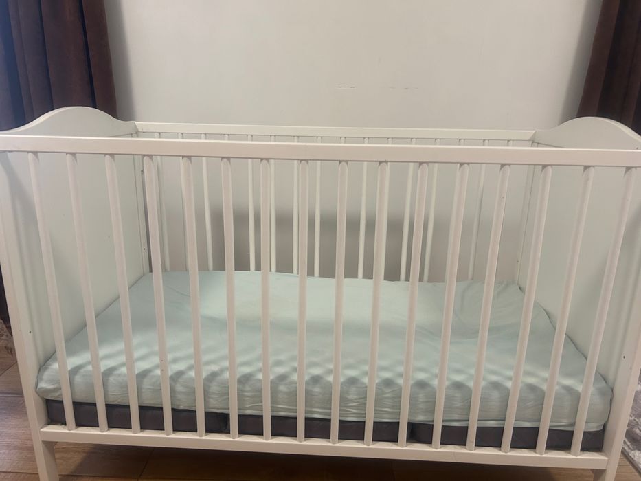 Детско дървено легло