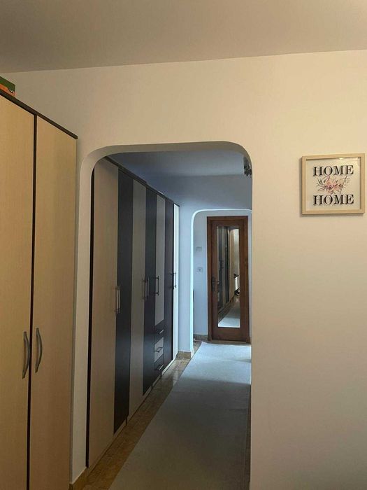 Închiriez apartament 3 camere, decomandat, cartier Obcini