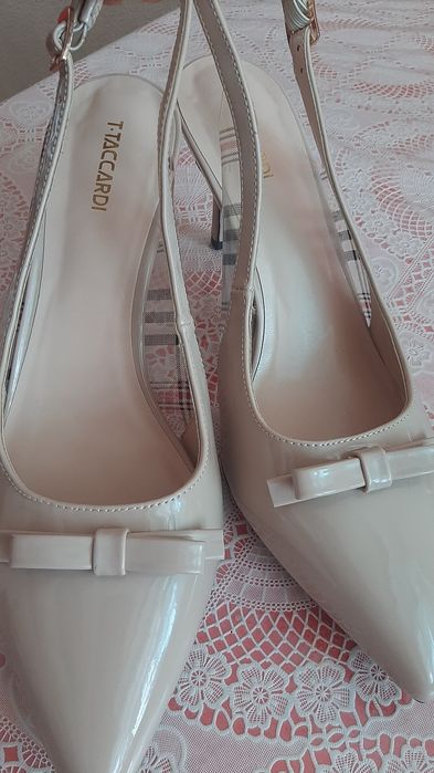 Басоножкалар  сотилади 40 размер