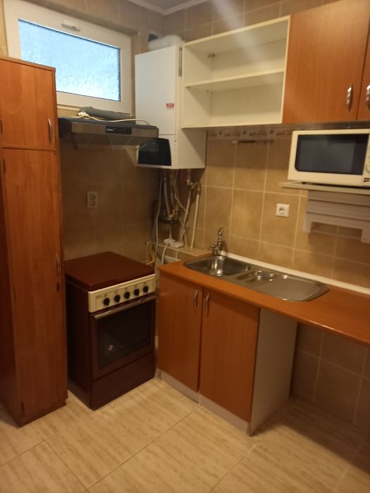 Vând garsoniera cu dormitor separat