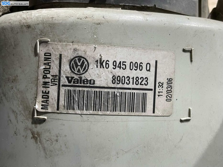 Stop Lampa Tripla Dreapta Volkswagen Golf 5 Hatchback Scurt 2004 - 2008 Cod 1K6945096Q 89031823 (Interior Prafuit) [LR0473]