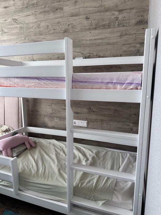 Двухъярусная кровать