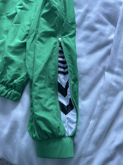 Hanorac nou  . Verde