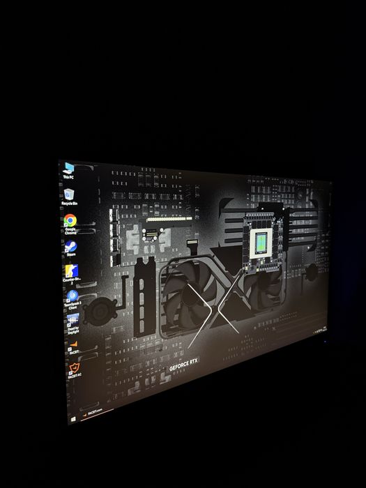 PC Gaming / Workstation i7-9700K + GTX 1650 4GB + 32GB RAM DDR4 + MONITOR