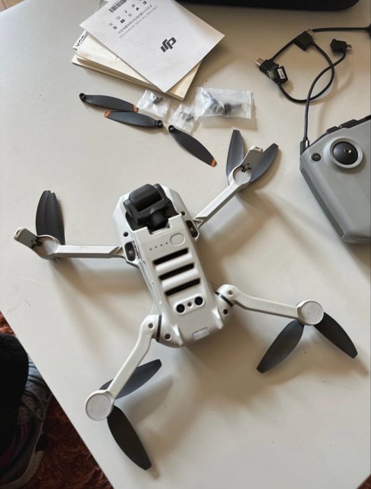 Дрон Dji mini 2 + Sandisk Extreme MicroSD 128gb