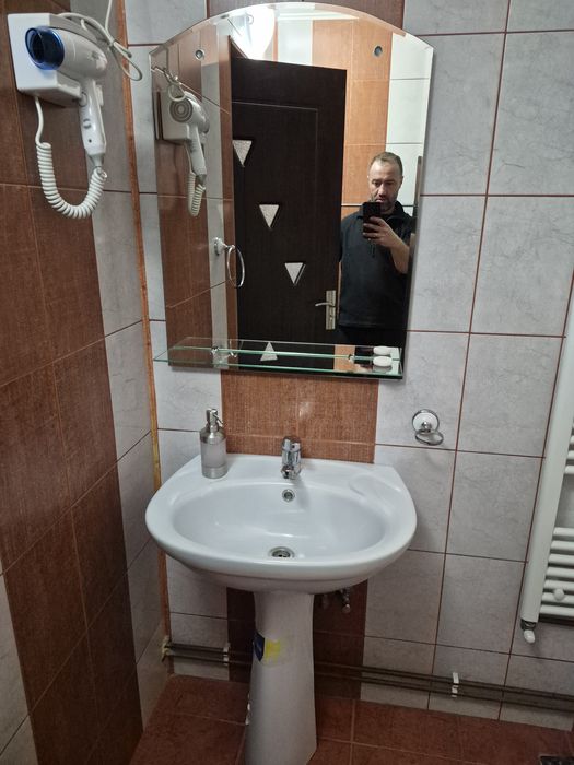 Cabine de dus, wc, lavoar si baterii baie