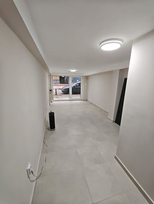 Дава се под наем Магазин в София, Център - 18 кв.м за 298.86 € - Снимка #2