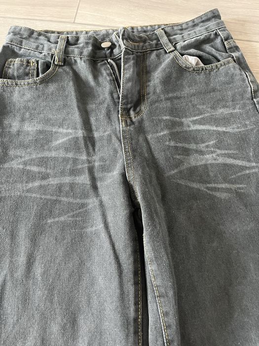 Продам футболочку и джинсы