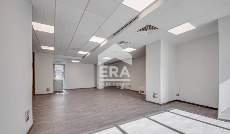 Дава се под наем Офис в София, Лозенец - 112 кв.м за 1122 € - Снимка #2